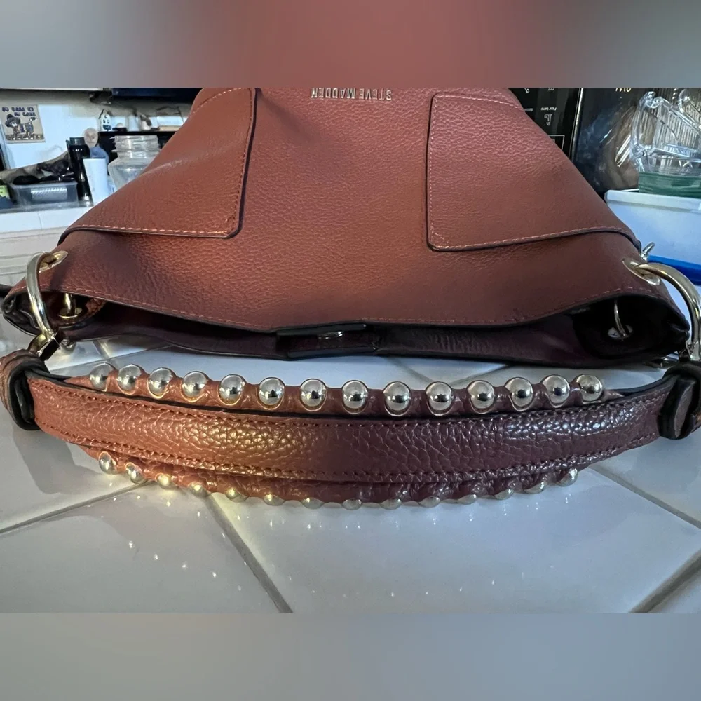 STEVE MADDEN BUCKET BAG NWOT, Chestnut Brown, Gold Bead Accents on Handles
